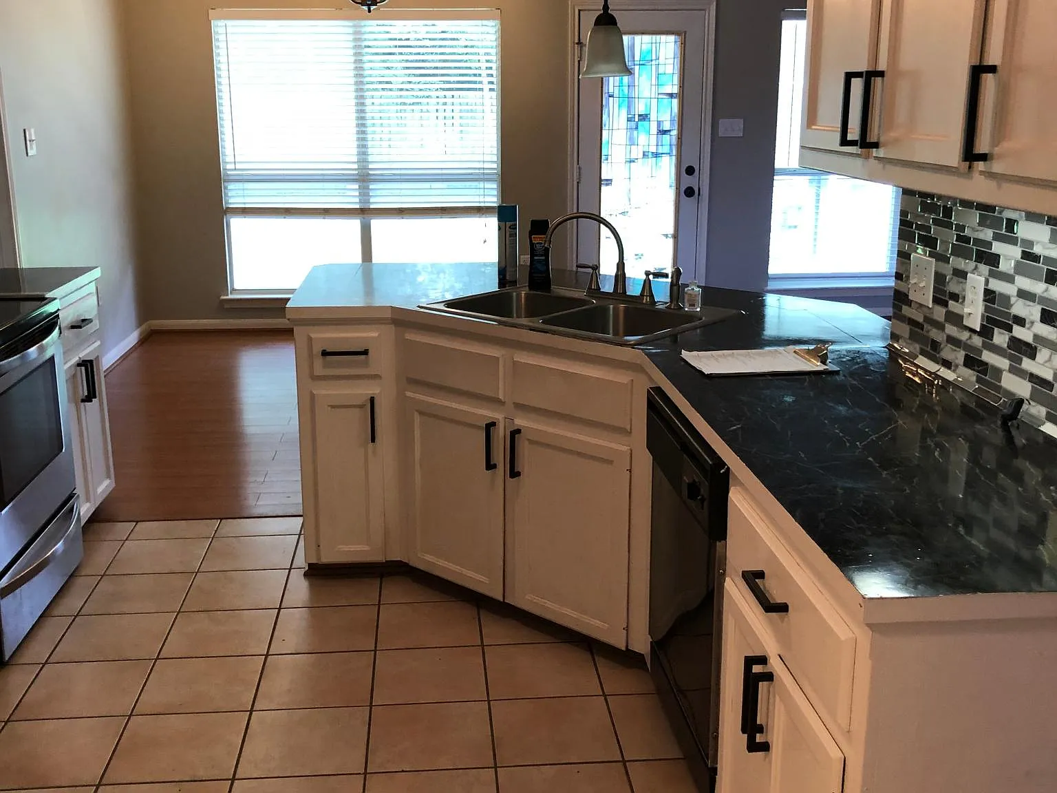 3 bed, 1550 sqft, $1,900 — Photo 1