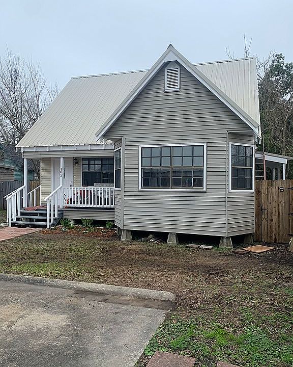 1st image of 105 Holmes Dr