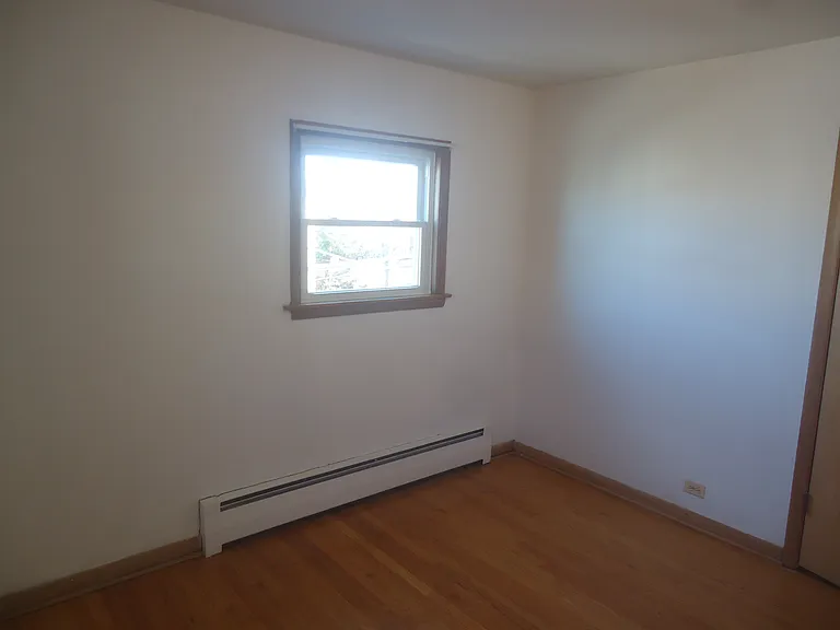 4950 Greenwood St — Photo 16