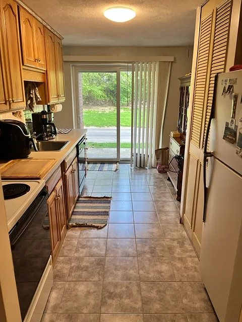 Salem House - 02B — Photo 2