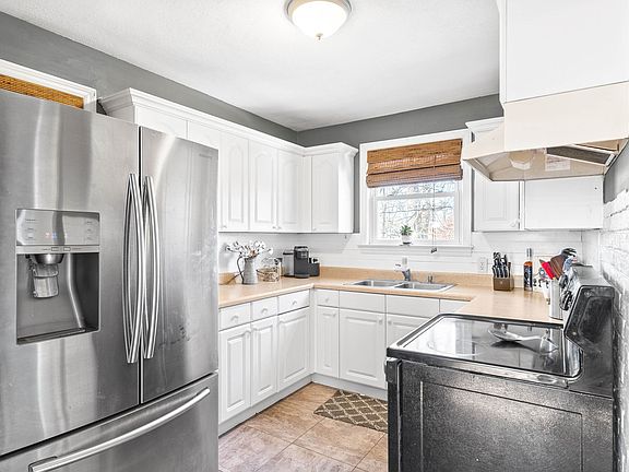 5th image of 107 Circle Hill Dr
