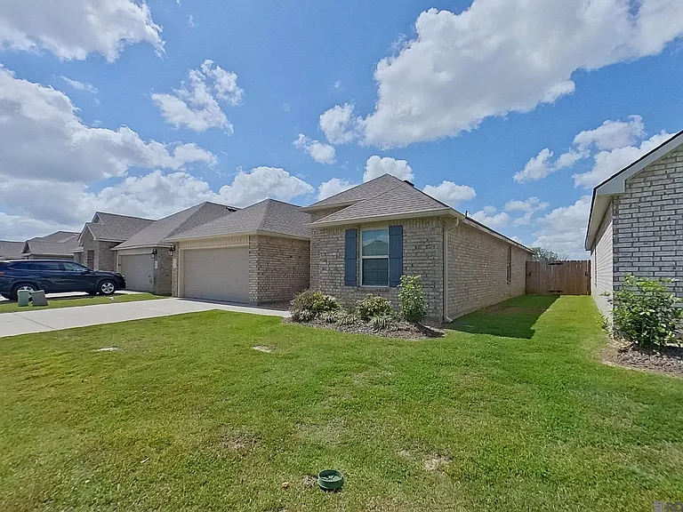 108 Santiago Ct — Photo 2