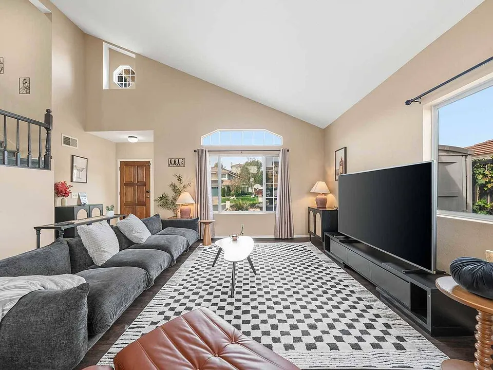 39484 Via Montalvo