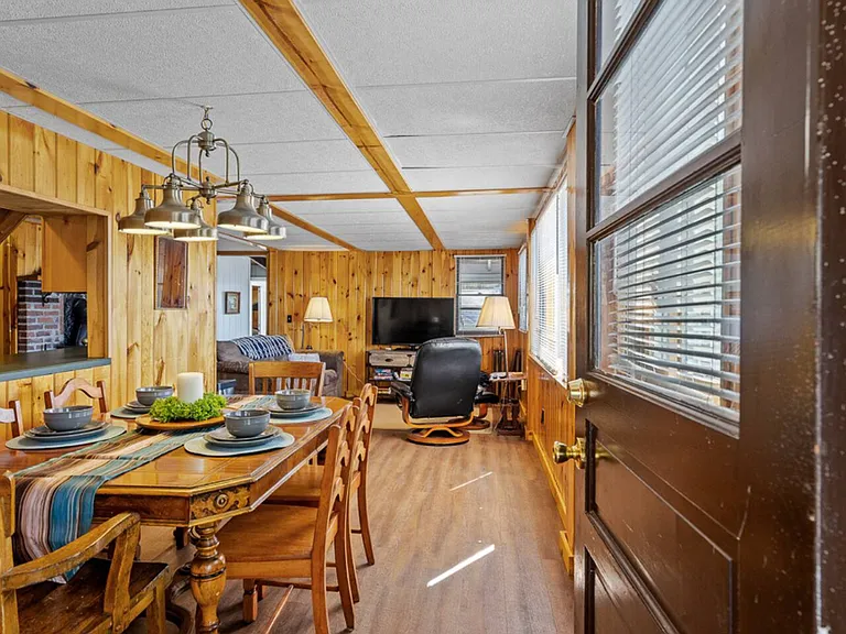 858 S Shore Rd — Photo 32