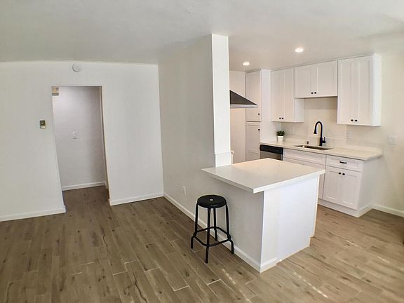 4th image of 3975 Arizona St APT 2