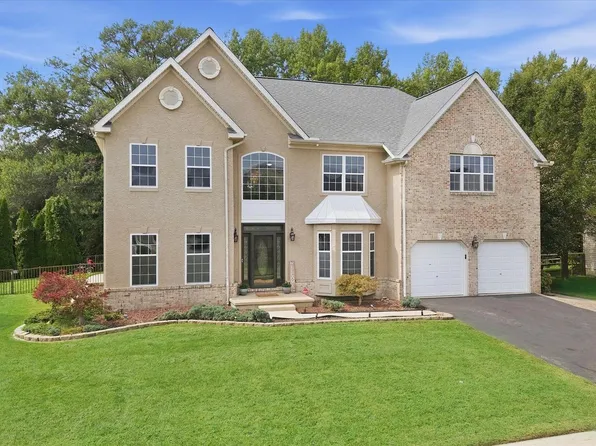 8 Crabapple Dr, Bear, DE 19701