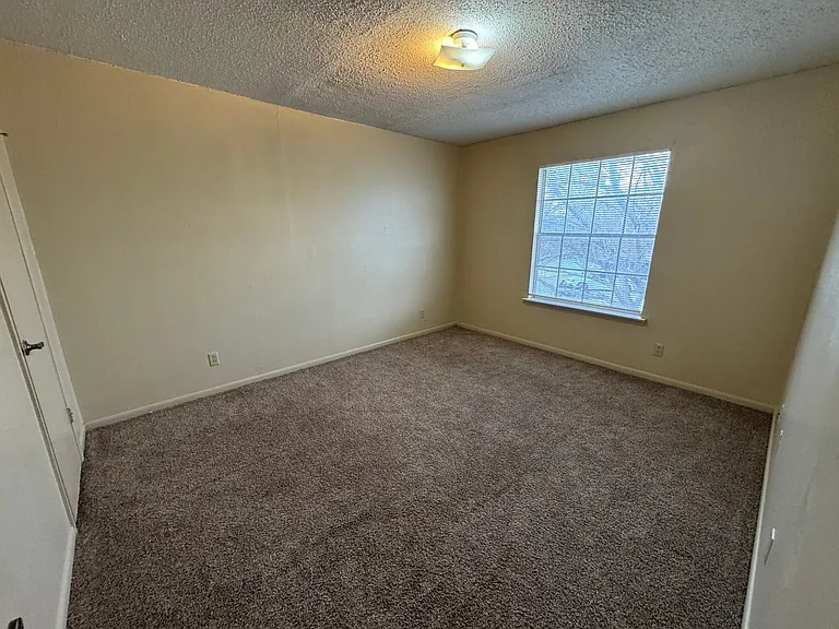 4504 Chase Cir — Photo 20