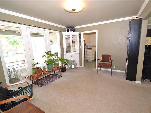 4th image of 2740 N Farris Ave