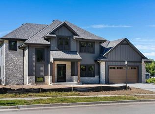 N66W21075 Sweet Clover Dr, Menomonee Falls, WI 53051