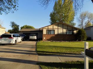 2705 4th Ave S, Moorhead, MN 56560