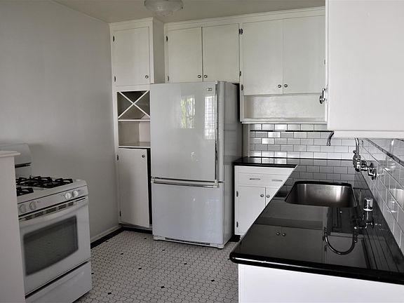 4th image of 1234 Havenhurst Dr APT 13