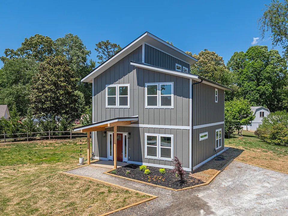 32 Oak Hill Rd