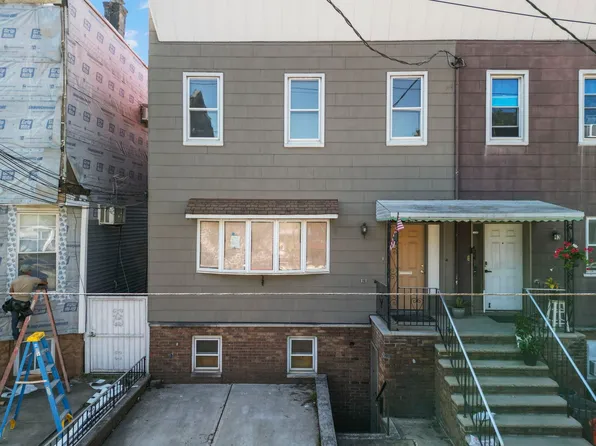 623 13th St, Union City, NJ 07087