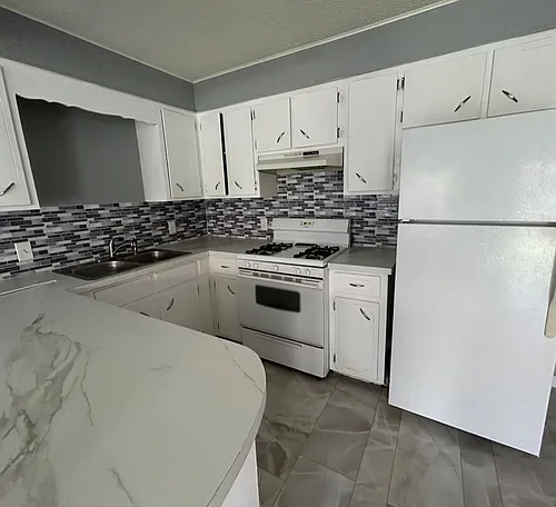 403 Park St #409 Photo 1