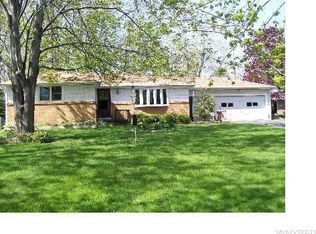 650 Heim Rd, Getzville, NY 14068