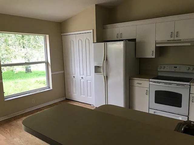 238 SW Chandler Ter — Photo 10