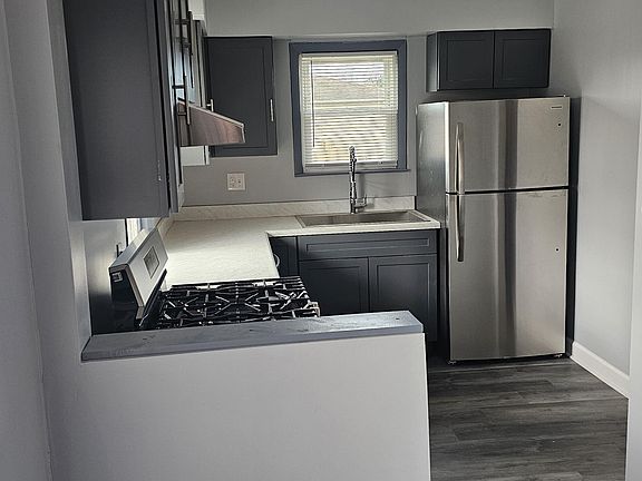 5th image of 1673 Ferris Ave