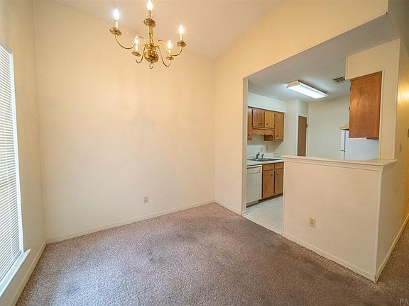 5th image of 8410 Country Walk Dr