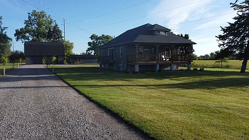 2015 Parish Rd Photo 1