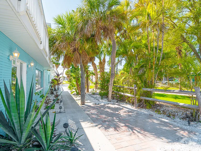7885 Boca Ciega Dr #3 — Photo 26