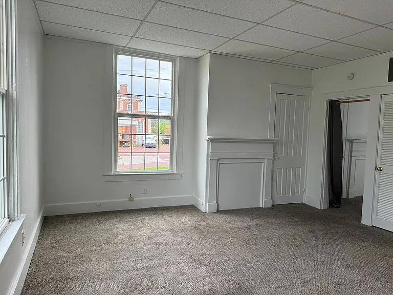 127 W Market St — Photo 5