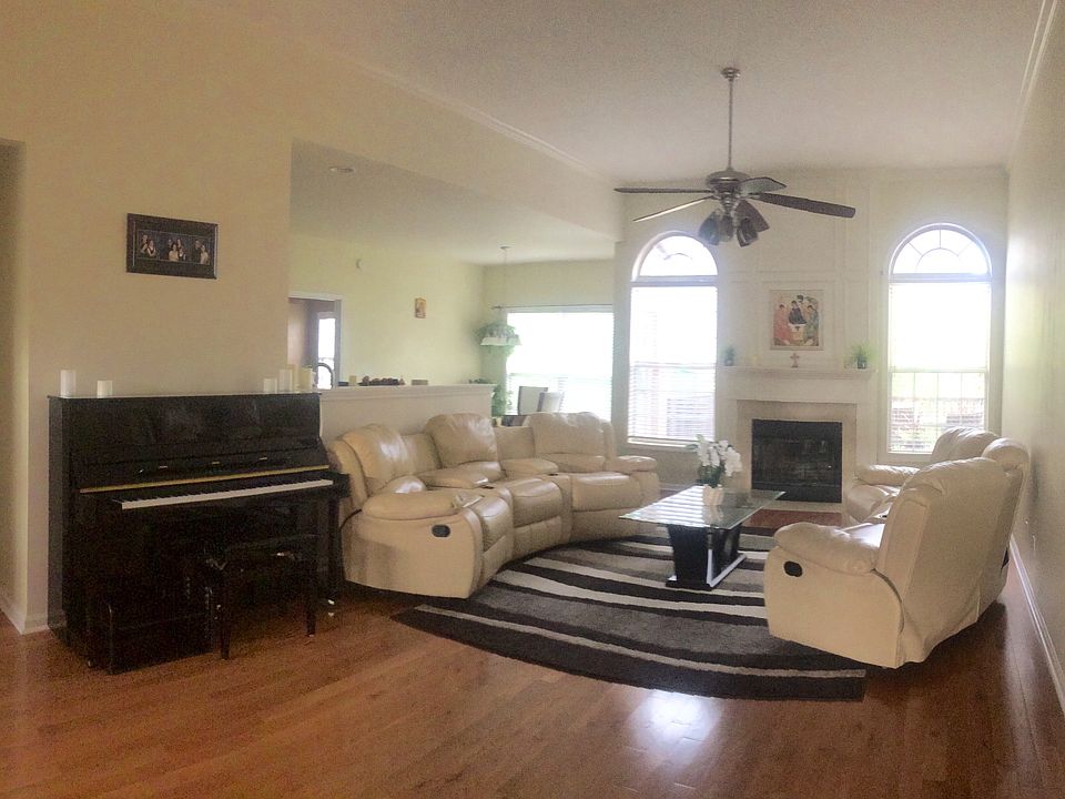 1st image of 3933 Hollyberry Ln