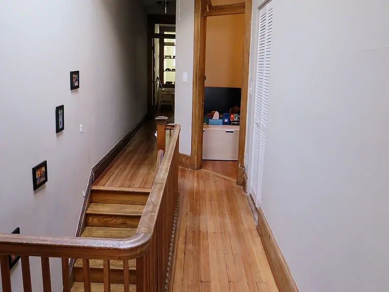 2604 Mozart Pl NW — Photo 9
