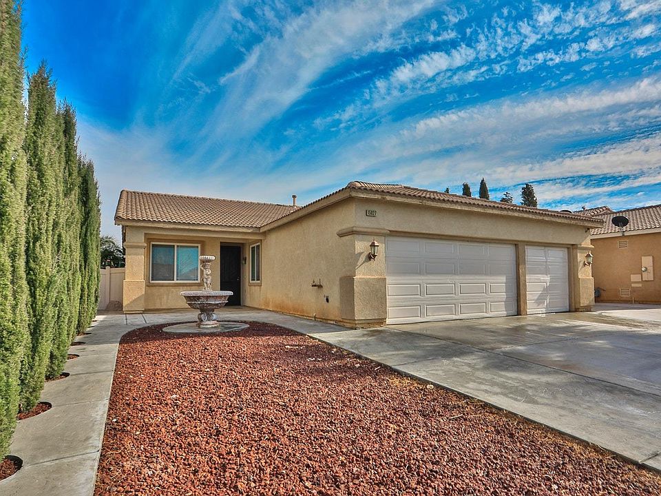 1st image of 15827 Desert Rock St