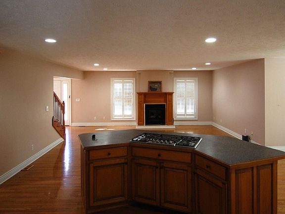 3rd image of 181 Symsonia Rd