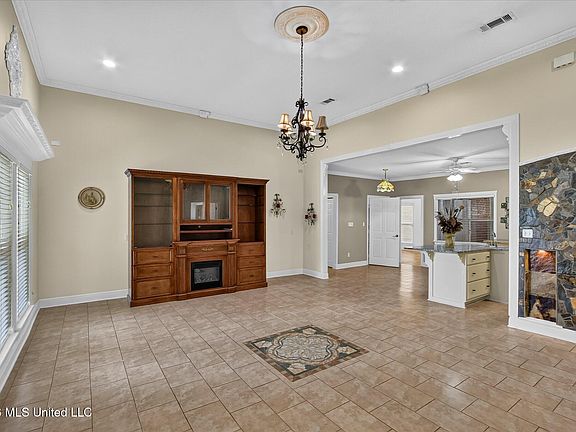 3rd image of 2011 Tradewinds Dr