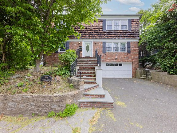 5th image of 368 Columbus Ave #2