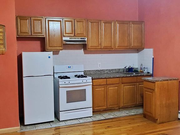 2nd image of 1866 Watson Ave Floor 1