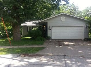 5003 10th Ave, Moline, IL 61265