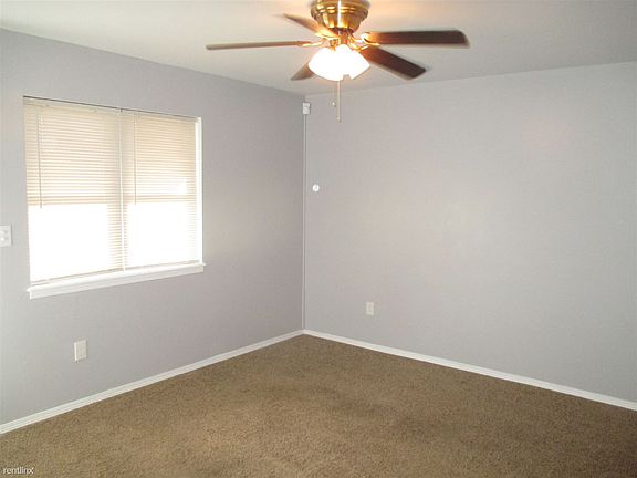 4. 128 W Gilbert, Living Room (1)