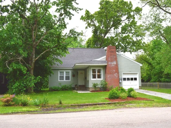 18 Mohawk Avenue, Essex Junction, VT 05452