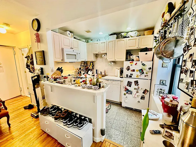 305 E 95th St #3D — Photo 4