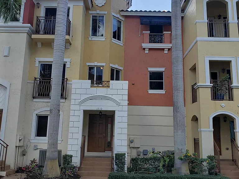 1210 Coastal Bay Blvd — Photo 4