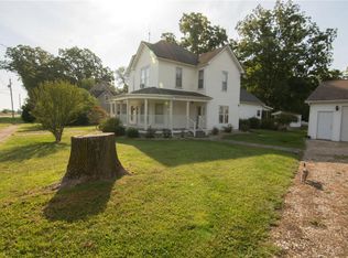 317 E Broadway, Iola, IL 62838