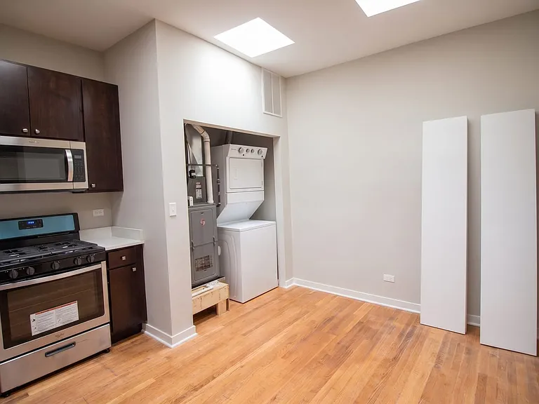 4208 N Milwaukee Ave #2R — Photo 5