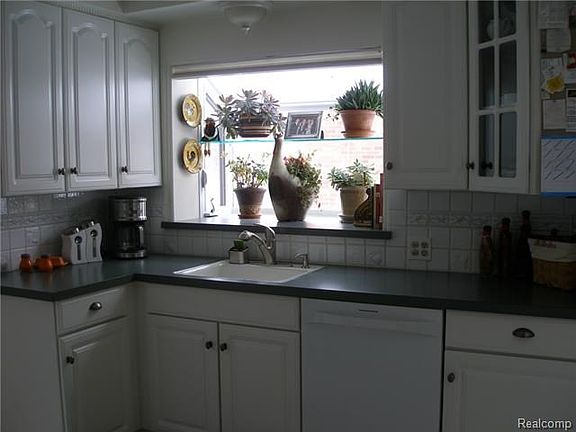 5th image of 1810 Maryland Blvd
