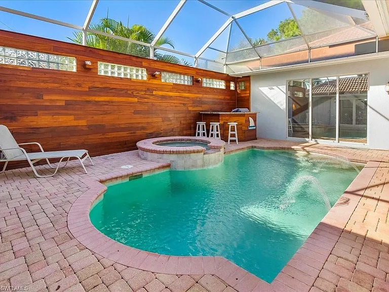 1309 Briarwood Ct — Photo 9