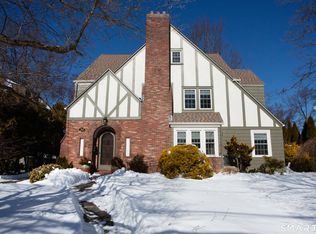 30 Sedgwick Rd, West Hartford, CT 06107