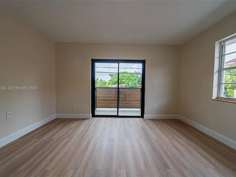 370 Flagami Blvd — Photo 13