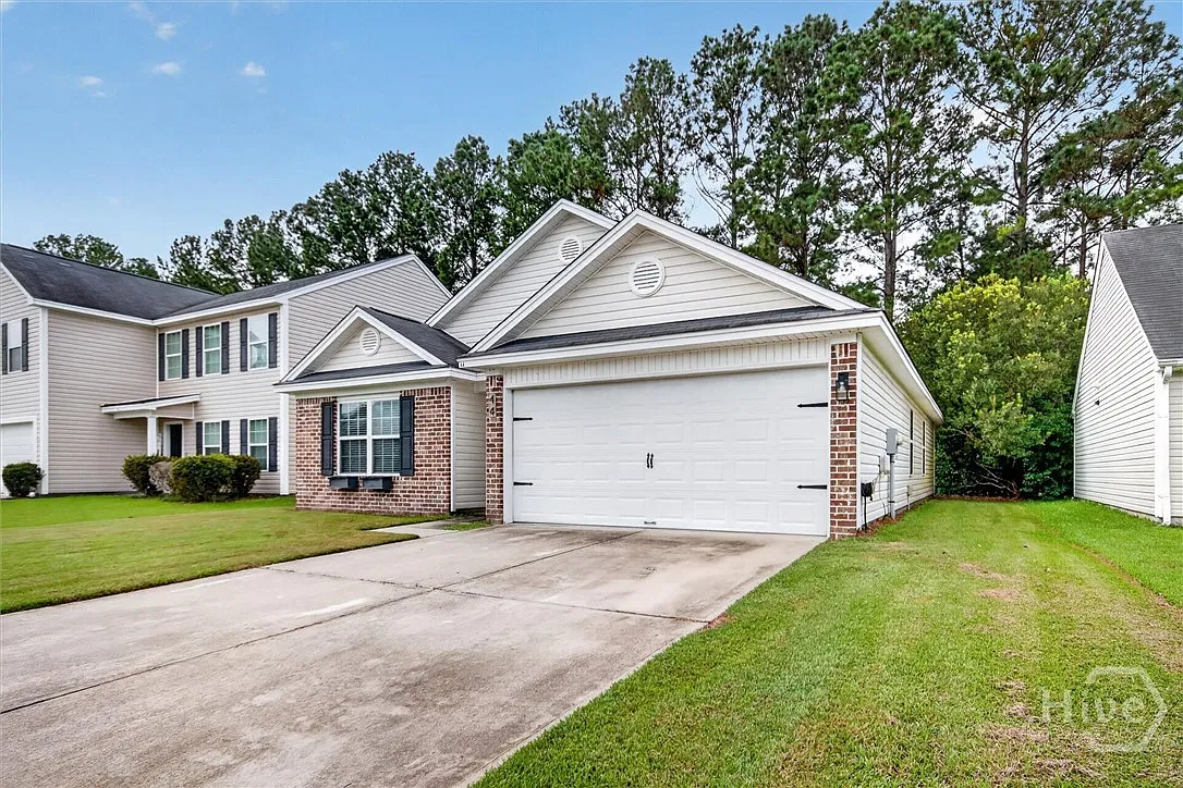 3 bed, 2.0 bath, 1524 sqft, $2,000 — Photo 2
