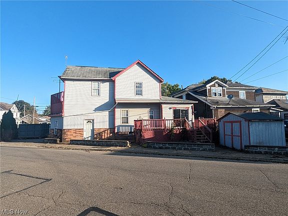 4th image of 510 E 1st St