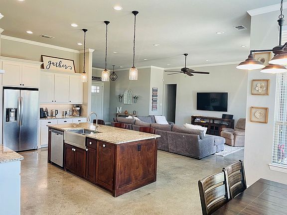Kitchen, living room