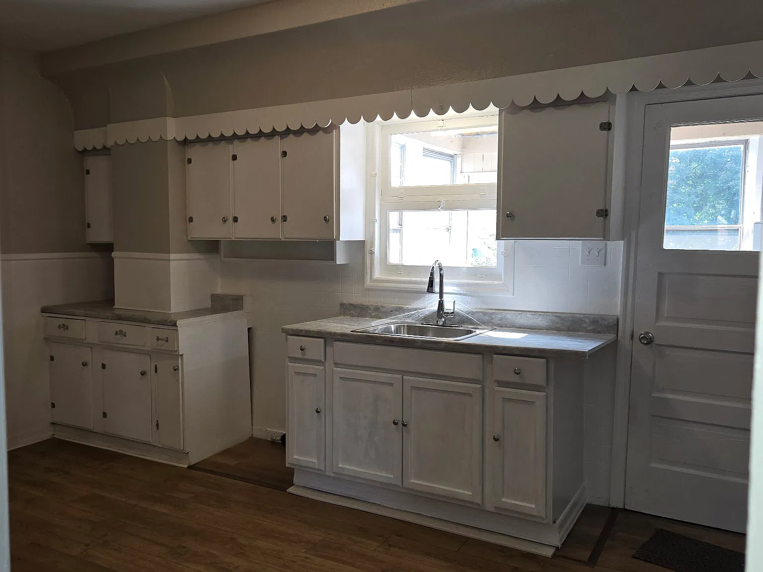 2 bed, 1050 sqft, $1,195 — Photo 2