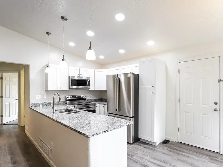 8480 S Upham Way — Photo 7