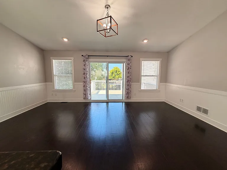 1627 Hamlet Dr SE — Photo 6