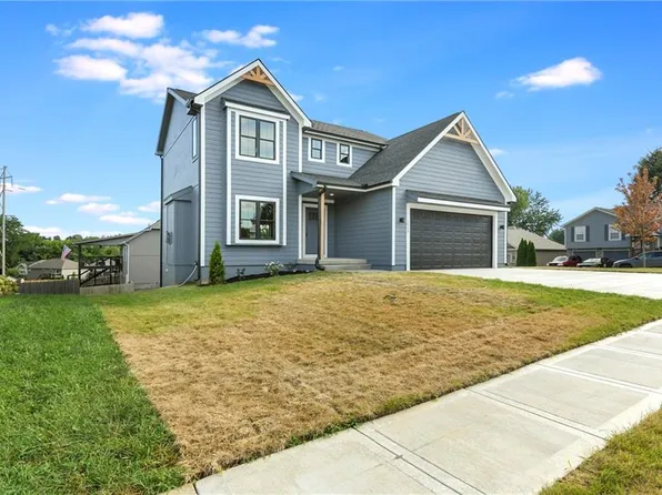 1515 NW Whispering Ct, Grain Valley, MO 64029